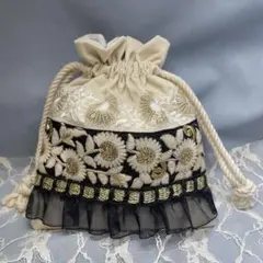 インド刺繍リボン巾着　縦18㌢×横16㌢