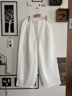 黒 カジュアルパンツ