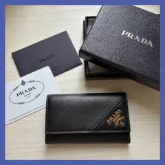 PRADA ブラック レザー キーケース
