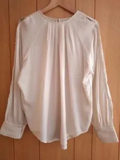 [mline]肩開きタックブラウス