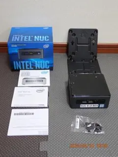 Intel NUC NUC8i3BEH ミニPC 本体のサムネイル