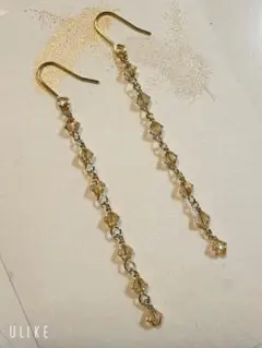 ゴールドシャドゥスワロフスキーのロングピアス