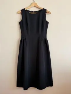 CELFORDセルフォード　黒 ノースリーブ ひざ丈ワンピース