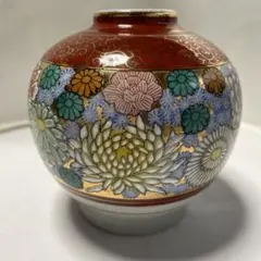 九谷焼　邦泉窯　赤色花瓶 金箔装飾 陶器製　フラワーベースのサムネイル