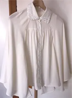 オフホワイト　ブラウス　ムルーア