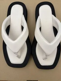 コエル Coel トングサンダルのサムネイル