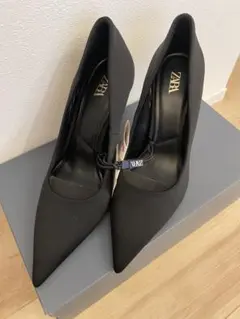 ZARA ポインテッドトゥ パンプス ブラック　35のサムネイル