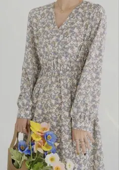 sleepy bunny 花柄Vネック長袖ミディワンピース