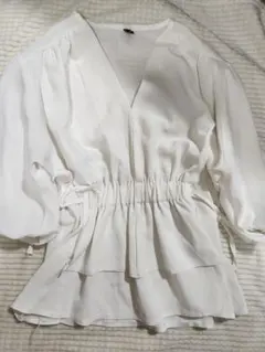 ZARA ホワイト ブラウス 半袖 Vネックのサムネイル