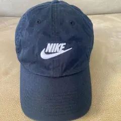 NIKE ベースボールキャップ ネイビー　紺　　ロゴのサムネイル
