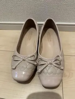 ピンクベージュ キルティング フラットシューズ