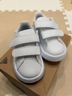 adidas ベビーシューズ13cmホワイト