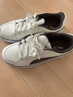 PUMA スニーカー ホワイト×ブラウンのサムネイル