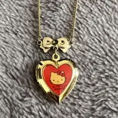 Hello Kitty ハート型ネックレス