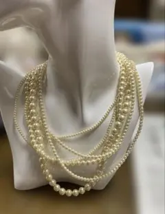 逸品祭り！豪華‼️ クリーム色6連パール風ネックレス