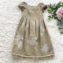 ロイスクレヨン　ボリュームパフスリーブ　コットンワンピース　スクエア襟　バラ刺繍