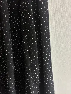 ロングスカート　黒地に細かい白ドット
