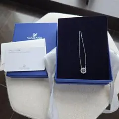 Swarovski シルバー 円形ペンダント ネックレス