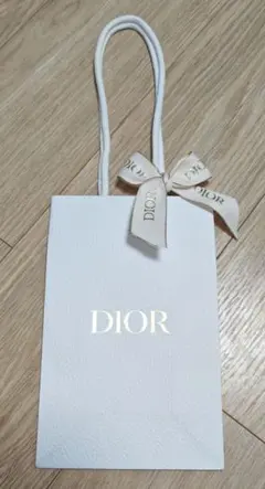 Dior ホワイトショップ袋 リボン付き　③