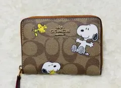 【新品♡】COACH x PEANUTS 二つ折り財布　スヌーピー COACH（コーチ） COACH X PEANUTS x スヌーピー コラボ ミニ 財布 二