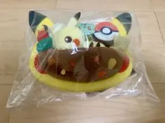 ポケセン　ポケモンカフェ　カフェプレート風ぬいぐるみ ピカチュウ