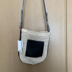moment フェイクレザーロゴペーパーポシェットのサムネイル