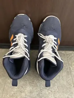 adidas バスケットシューズ　レディース23センチ　紺色
