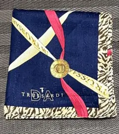 TRUSSARDI 大判ハンカチ ネイビーのサムネイル