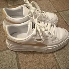 PUMA プラットフォームスニーカー ホワイト/ベージュ