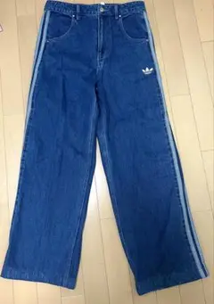 アディダス アディカラー デニム ファイヤーバードパンツ　ジーパン　adidas