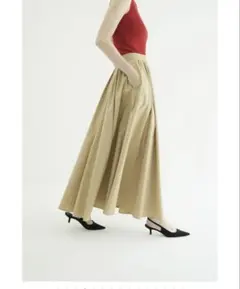 新品未使用CLANE SLIT FLARE SKIRT ベージュのサムネイル