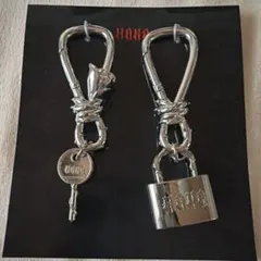 新品 HANA ￼￼ BAD LOVE カラビナセット、バンダナ付 - メルカリ