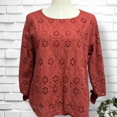 【千趣會】花卉刺繡女襯衫 上衣 袖口綁帶蝴蝶結 女士 M碼 鏤空