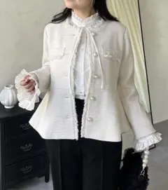 パールボタンペプラムツイードジャケット　Mサイズ　ホワイト