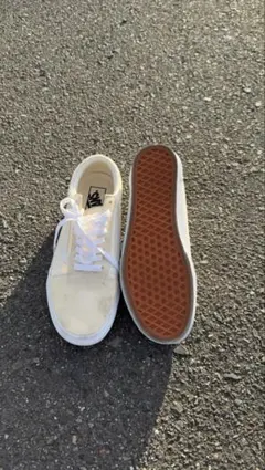 ホワイト スニーカー