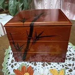 お節料理入れ　三段重ね