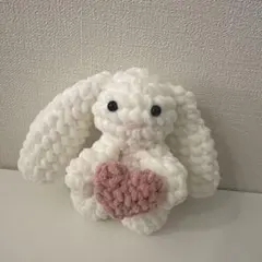 うさぎ　あみぐるみ　ハート