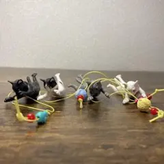 E-壁 【癒やし】じゃれる猫 ミニフィギュア 4体セット（毛糸・チャーム付き）