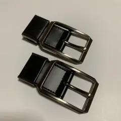 ベルトのバックル 2個