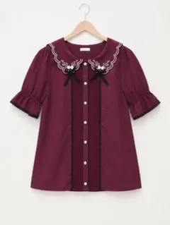 axes femme ワインレッド 刺繍襟 半袖ブラウス
