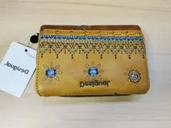 Desigual 　デジグアル　刺繍 　二つ折り財布　LULULOVEのサムネイル
