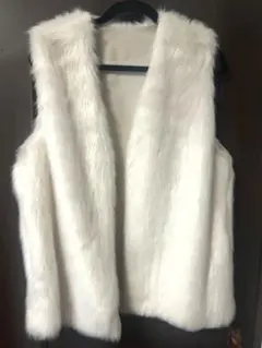 ビューティアンドユース　フェイクファーVネックベスト　ジレ