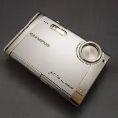 OLYMPUS μ830 シルバー オールド コンデジ 動作確認済 OLYMPUS μ830 デジカメ 動作確認済み 充電器付 コンデジ シルバー
