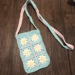 在庫処分セール中　クロシェスマホショルダー　　シール帳入れ　ミニバッグ