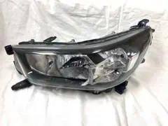 トヨタ　ハイラックス　左ヘッドライトのサムネイル