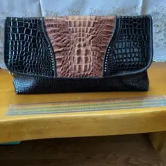 クロコダイル クラッチバッグ 黒と茶色
