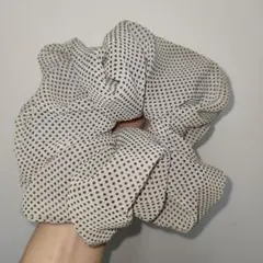グレー・ドット柄 シフォンシュシュ