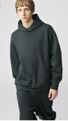 uniqlo c パーカー