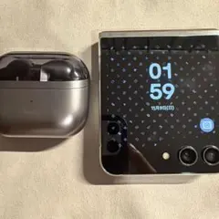 GALAXY z flip 5 と　GALAXY Buds3 proのセット