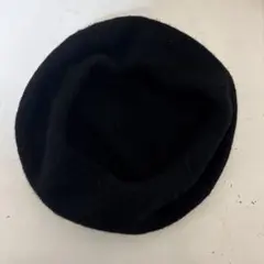 黒のベレー帽